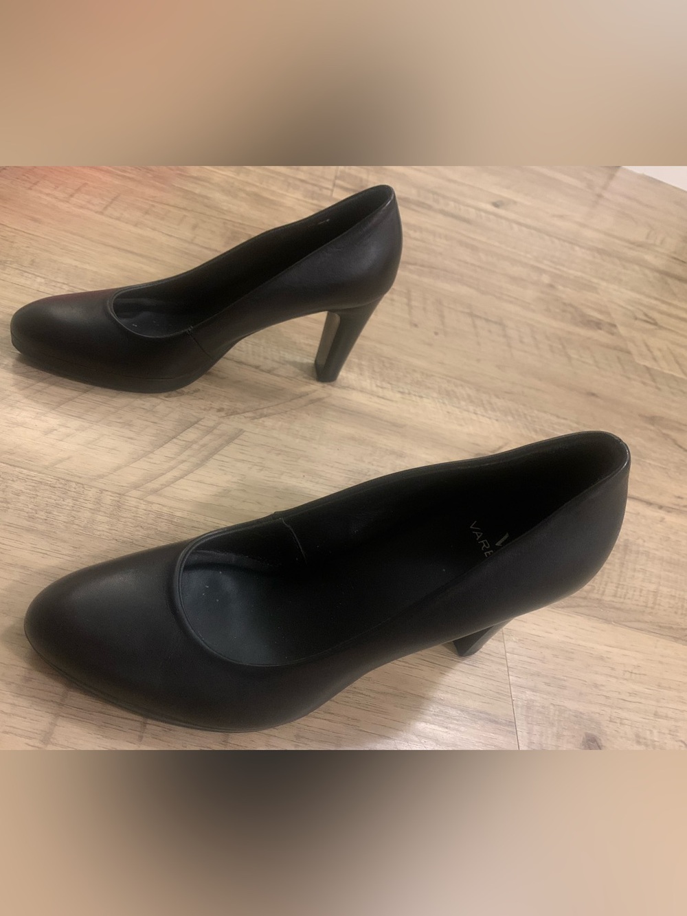 Varese Classic Black Heels - Picture 4 of 6